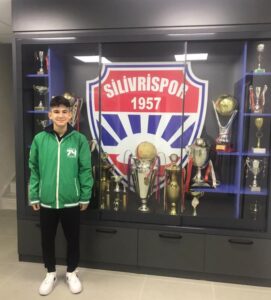 ADA ERGUN YUVADAN UÇUYOR( MU ) ?