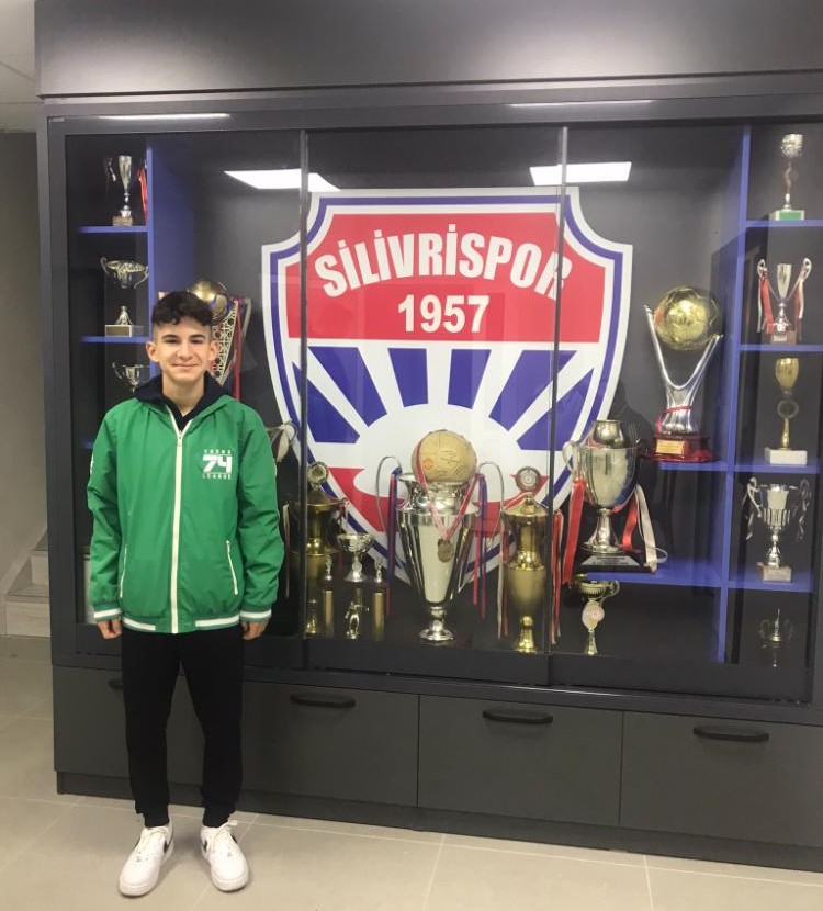 ADA ERGUN YUVADAN UÇUYOR( MU ) ?