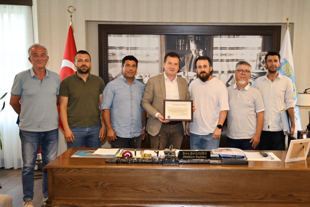 BAŞKAN BALCIOĞLU SİLİVRİ’NİN TARİHİ DERNEĞİ’Nİ AĞIRLADI