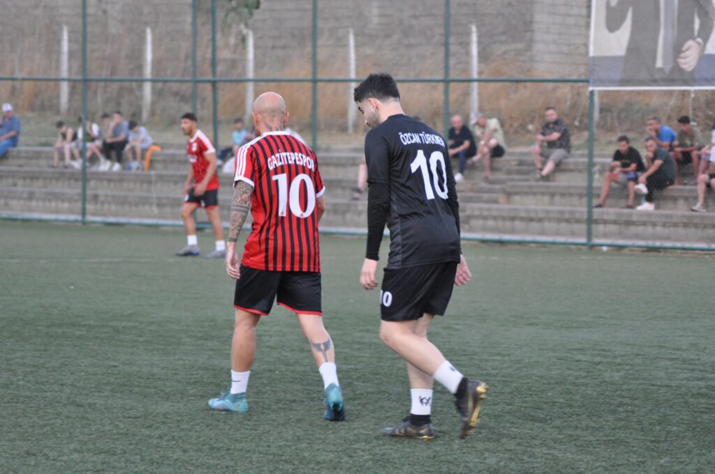 10 NUMARA MAÇ 10 NUMARA SEYİRCİ