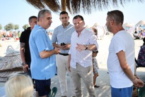 Bora Balcıoğlu Silivri Plajı’nda Hemşehrileriyle Buluştu