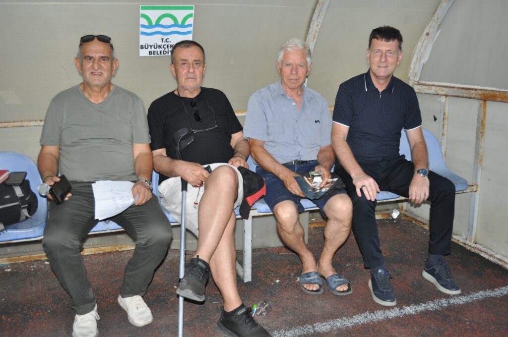 DÜNÜRDEN ÖTE KARDEŞ GİBİLER