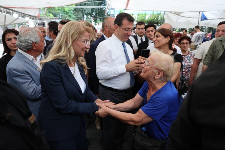 İMAMOĞLU VE OVALIOĞLU BAKIRKÖY’DE BİR DİZİ ZİYARETTE BULUNDU