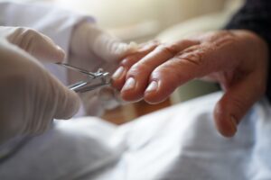 BEYLİKDÜZÜ’NDE “EVDE ÖZ BAKIM HİZMETİ” UZMAN EKİPLERCE GERÇEKLEŞTİRİLİYOR