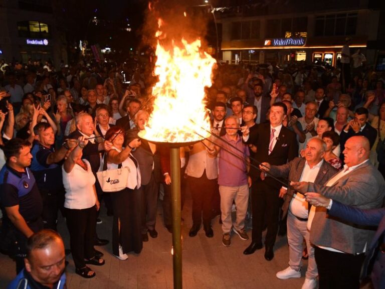 23. Çatalca Erguvan Festivali “Vefa” Temasıyla Başladı.