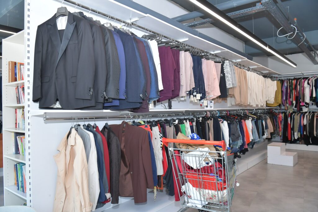 “DOST ELLER” VEREN EL İLE ALAN ELİ BİRLEŞTİRİYOR