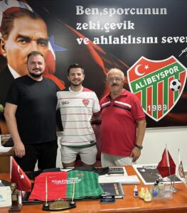 ALİBEYSPOR ÇİLEKLERİ TOPLADI