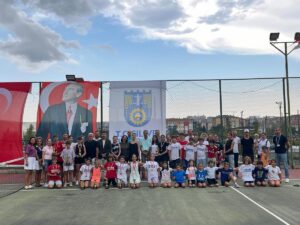 Silivri Belediyesi’nin Düzenlediği 30 Ağustos Zafer Kupası Tenis Turnuvası Tamamlandı