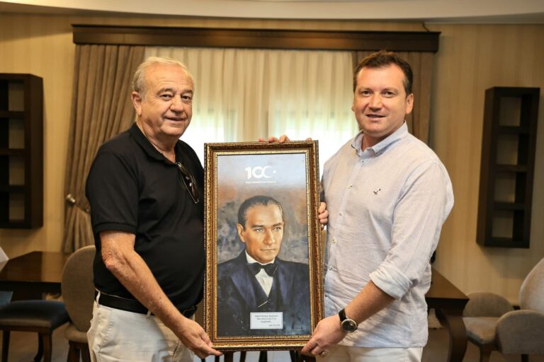 Başkan Balcıoğlu, Geçmiş Dönem Meclis Üyelerinden Sefer Ölçer’i Makamında Ağırladı