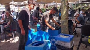 Silivri Belediyesi Sahil Çay Bahçelerine Yeni Geri Dönüşüm Kutuları Yerleştiriyor