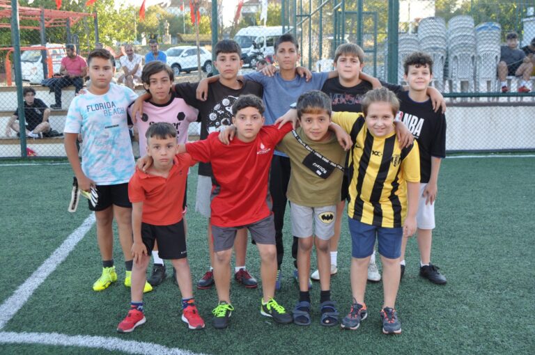 ÇOCUKLAR TURNUVAYA DAMGA VURDU