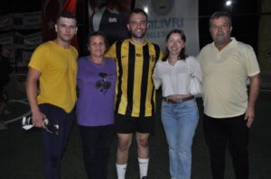 HER BAŞARILI ERKEĞİN ARKASINDA GÜÇLÜ BİR KADIN VARDIR