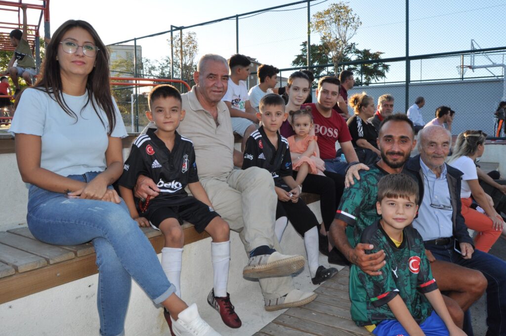 TURNUVA ÇOCUK ŞENLİĞİNE DÖNDÜ ( 1 )