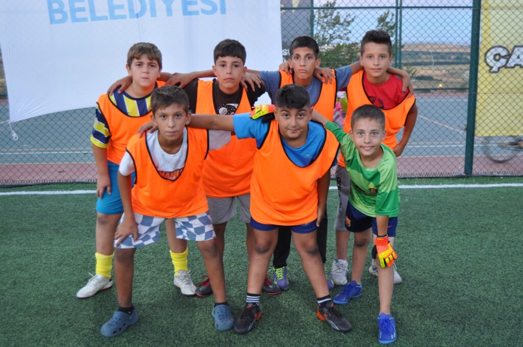 TURNUVA ÇOCUK ŞENLİĞİNE DÖNDÜ ( 4 )