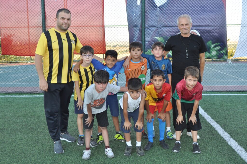 ÇANTA FUTBOLA DOYDU, ÇOCUKLAR DOYMADI (1)