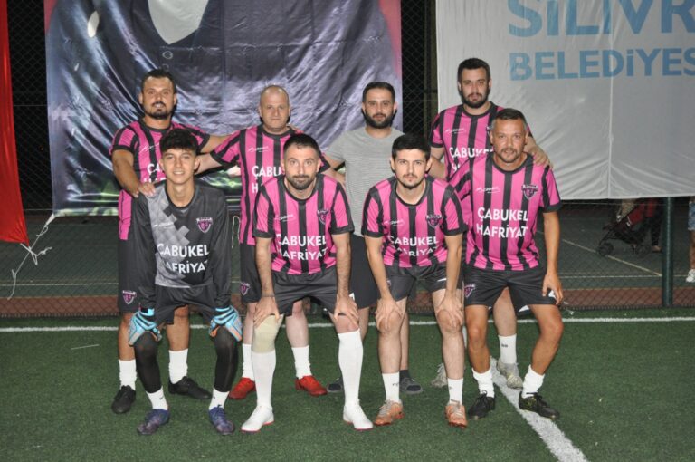 YARI FİNAL MAÇLARI ÖNCESİ NEFESLER TUTULDU