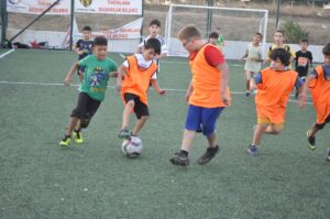 FUTBOLUN YARINI EMİN ELLERDE ( 2 )