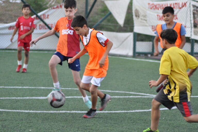 FUTBOLUN YARINI EMİN ELLERDE ( 3 )