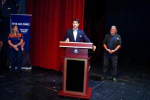 AVCILAR’DA 17 AĞUSTOS MARMARA DEPREMİ’NDE YAŞAMINI YİTİRENLER UNUTULMADI