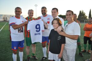 BAŞKAN BALCIOĞLU’NA SESYAD FORMASI HEDİYE EDİLDİ