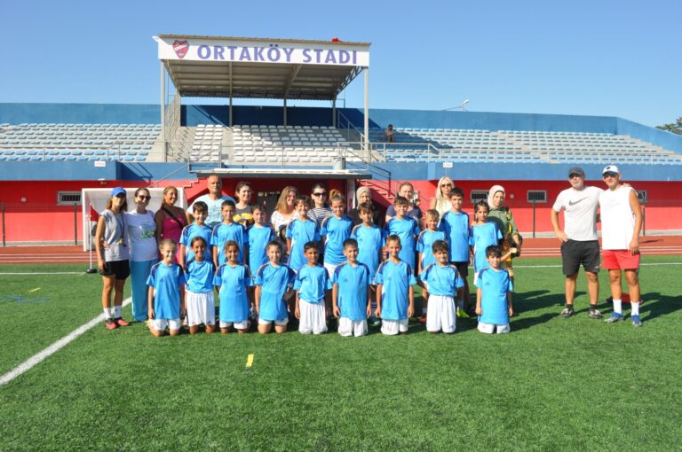 AKADEMİ DEĞİL FUTBOLCU FABRİKASI ( 1 )