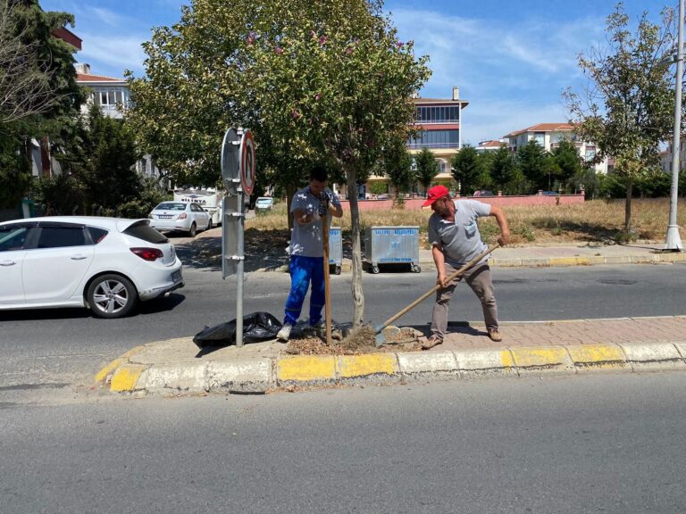 Silivri Belediyesi Yeşil Alanlarda Bakım Ve Onarım Çalışmalarını Sürdürüyor