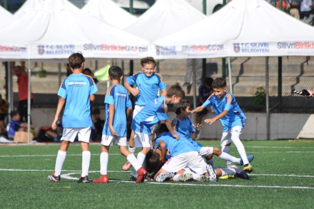 SİLİVRİ ÇOCUKLARLA BİRLİKTE ÇOK GÜZEL ( 21 )