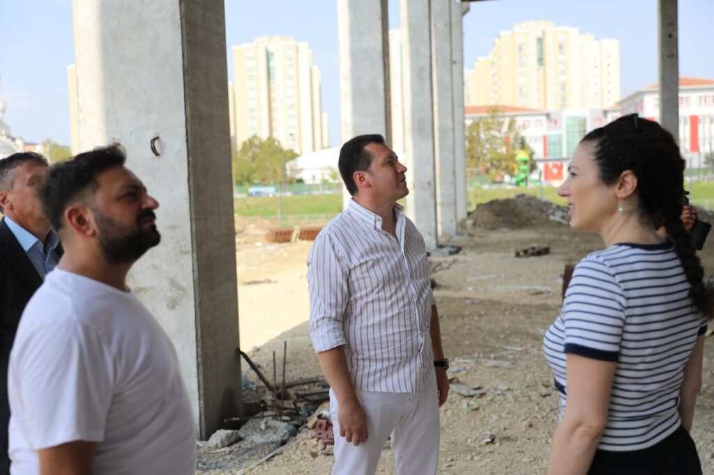 Başkan Balcıoğlu Spor Adası ve Tarihi Belediye Binası Projelerini İnceledi