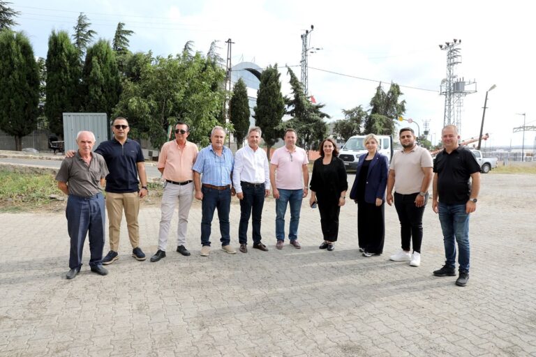 Silivri Belediye Başkan Yardımcısı Meral Kutlu, Fenerköy Yağlı Tohumlar Ayçiçek Alım Tesisi’ni Ziyaret Etti