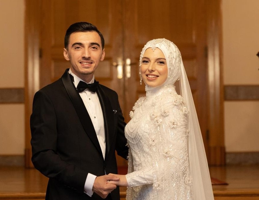 ÖMÜR BOYU MUTLULUKLAR DİLİYORUZ