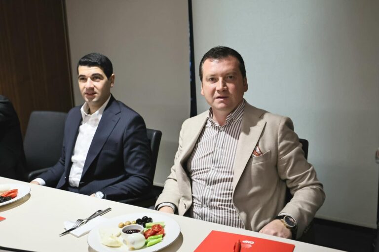 Başkan Balcıoğlu İlçe Başkanları’nın Katılım Sağladığı Değerlendirme Toplantısına Katıldı