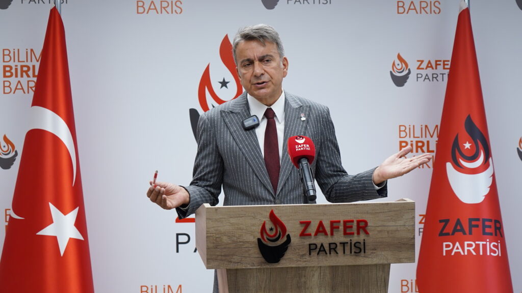 Zafer Partisi Sözcüsü Azmi Karamahmutoğlu, Zafer Partisi’nin gündeme ilişkin görüşlerini paylaştı.