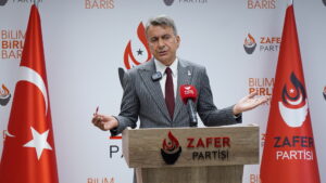 Zafer Partisi Sözcüsü Azmi Karamahmutoğlu, Zafer Partisi’nin gündeme ilişkin görüşlerini paylaştı.