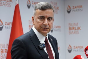 KARAMAHMUTOĞLU, “TÜRKLÜĞÜN BU COĞRAFYADAKİ KAZANIMLARI  KELİME OYUNLARIYLA ELDE EDİLMİŞ KAZANIMLAR DEĞİLDİR.”