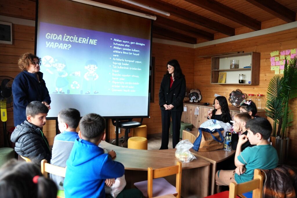 GIDA İZCİLERİ İŞ BAŞINDA: AVCILAR’DA ÇOCUKLAR GELECEĞE SAHİP ÇIKIYOR