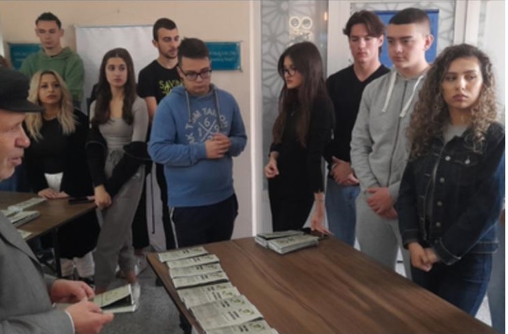 ÖĞRENCİLERDEN ÇEVRECİ KORSAN’A ANLAMLI JEST