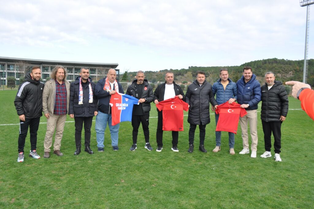 GÜNÜN ANISINA FORMALAR HEDİYE EDİLDİ