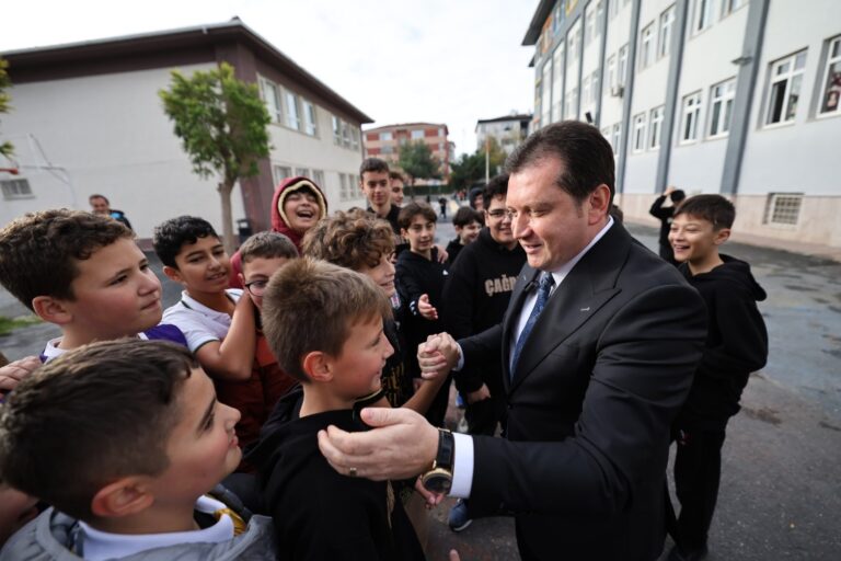 Silivri Belediye Başkanı Bora Balcıoğlu’ndan Öğretmenler Günü Ziyaretleri