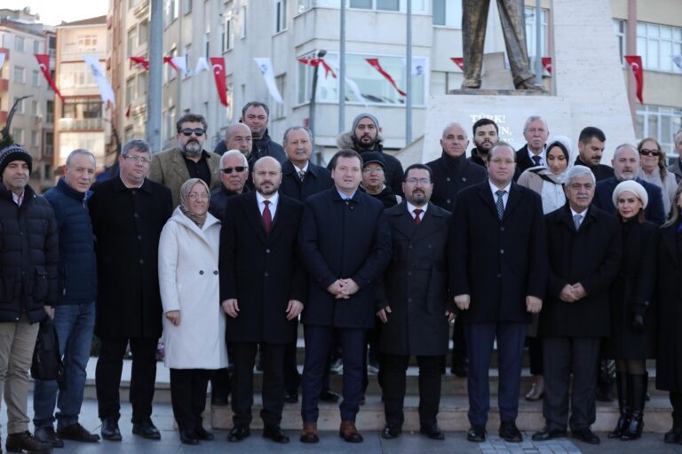 Başkan Balcıoğlu, Öğretmenler Günü Çelenk Sunma Törenine Katıldı