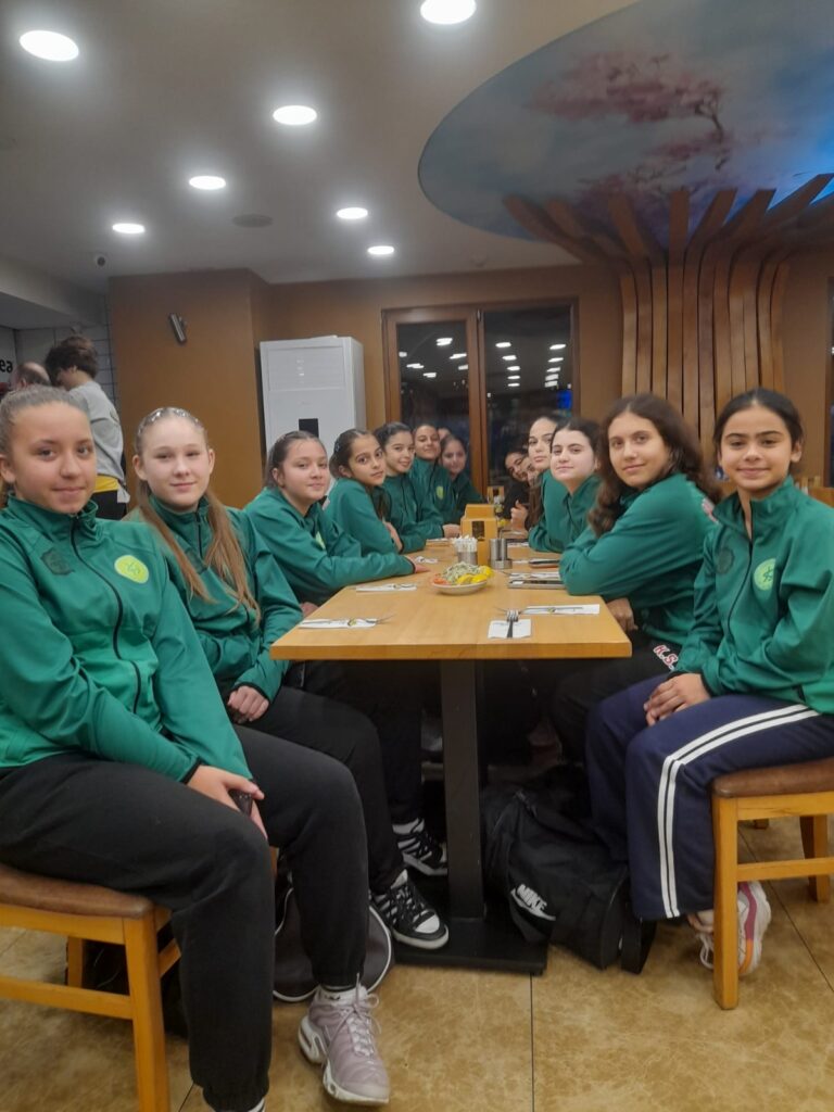 ADSOM SULTANLARI AĞIRLADI