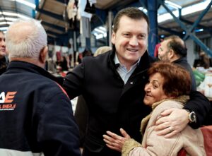 Başkan Balcıoğlu, Gümüşyaka Çarşamba Pazarında Esnafla Buluştu