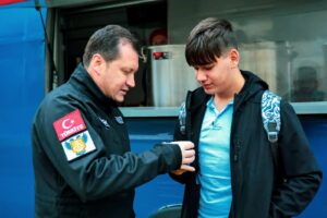 Silivri Belediyesi Lise Öğrencilerine Sıcak Çorba İkramına Başladı