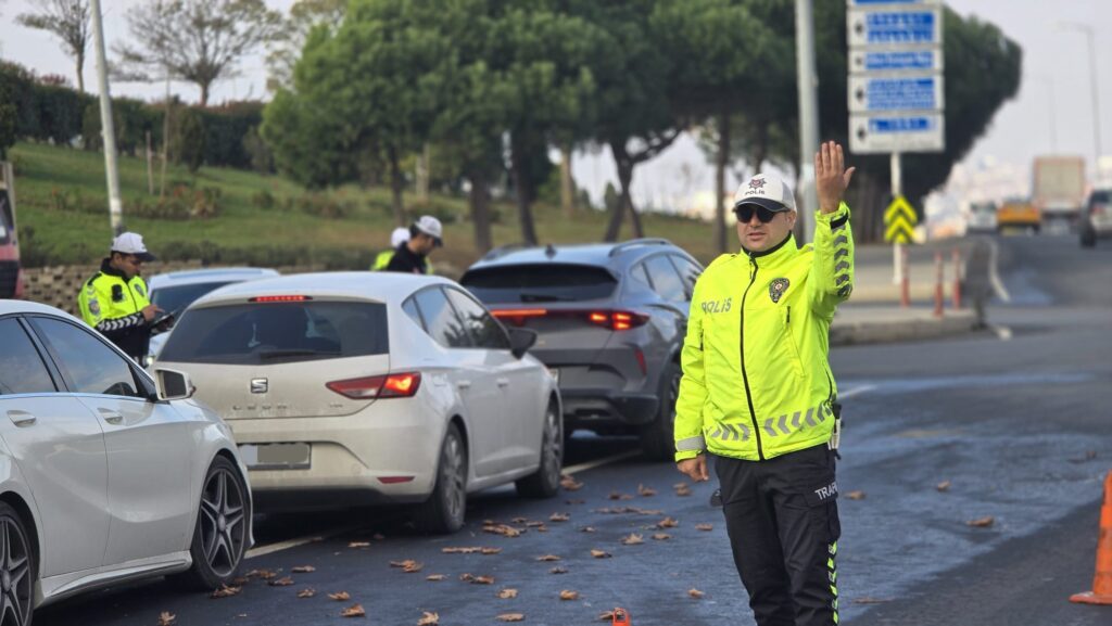 SİLİVRİ’DE SIKI TRAFİK DENETİMİ DEVAM EDİYOR