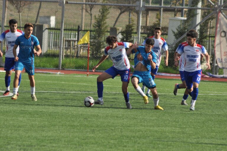 SİLİVRİSPOR U19 DÜNYALARI KAÇIRDI  ( 1 – 1 )