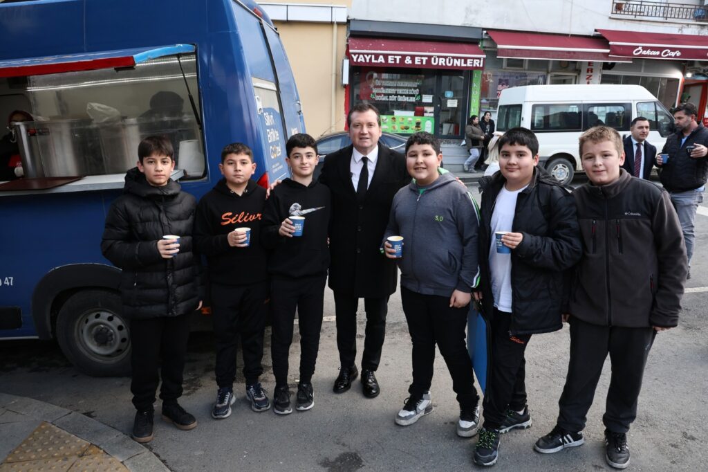 Ortaokul Öğrencilerine Sıcak Çorba İkramı Başladı!
