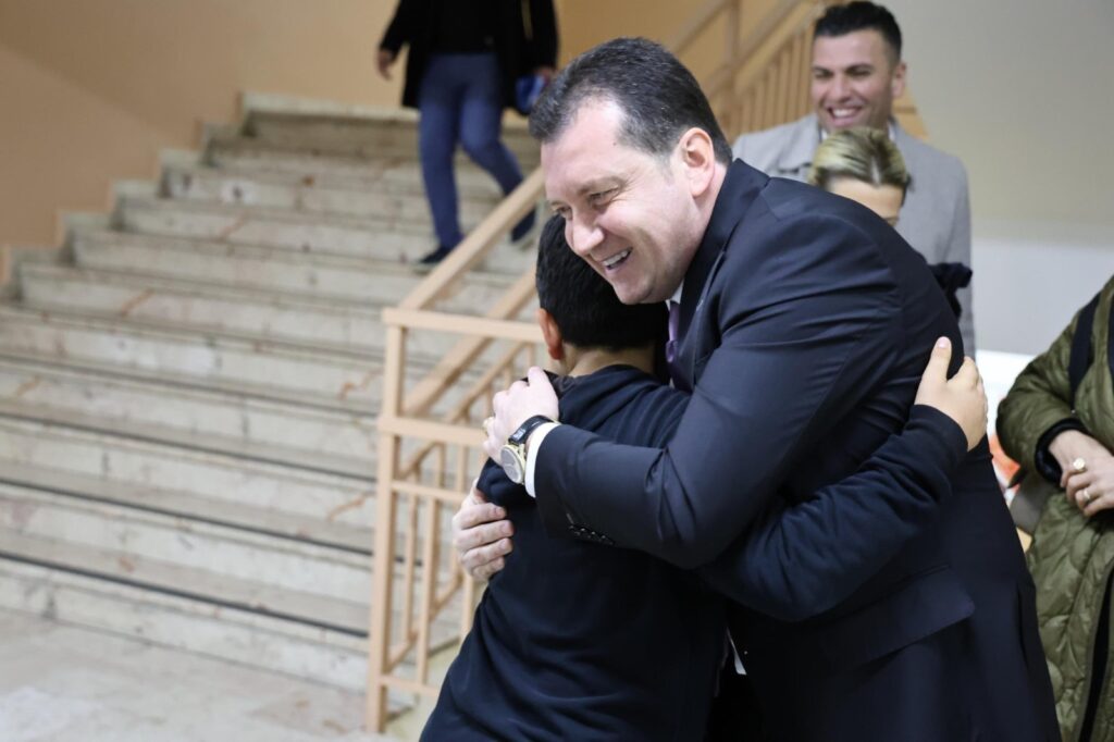 Çağrıbey Ortaokulu’nda Sıcak Çorba İkramı Gerçekleştirildi