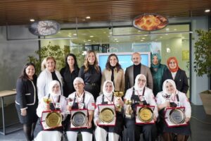 EN İYİ BAKLAVAYI YAPMAK İÇİN YARIŞTILAR