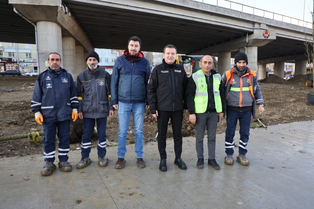 Başkan Balcıoğlu, E5 Karayolu Yan Yol Peyzaj Düzenlemesi Çalışmalarını İnceledi