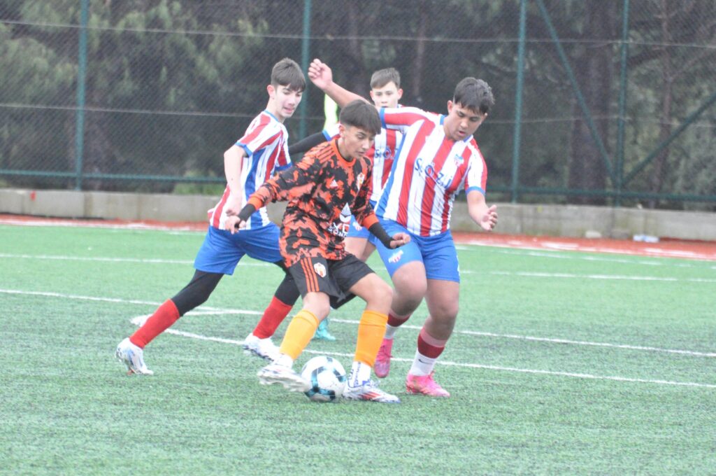 SELİMPAŞASPOR U15 SIKI TAKİPTE (4-0)