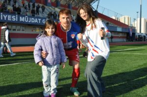 EMRE’NİN ŞANS MELEKLERİ